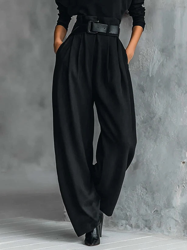 Lisa | Conjunto de dos piezas negro con cinturón